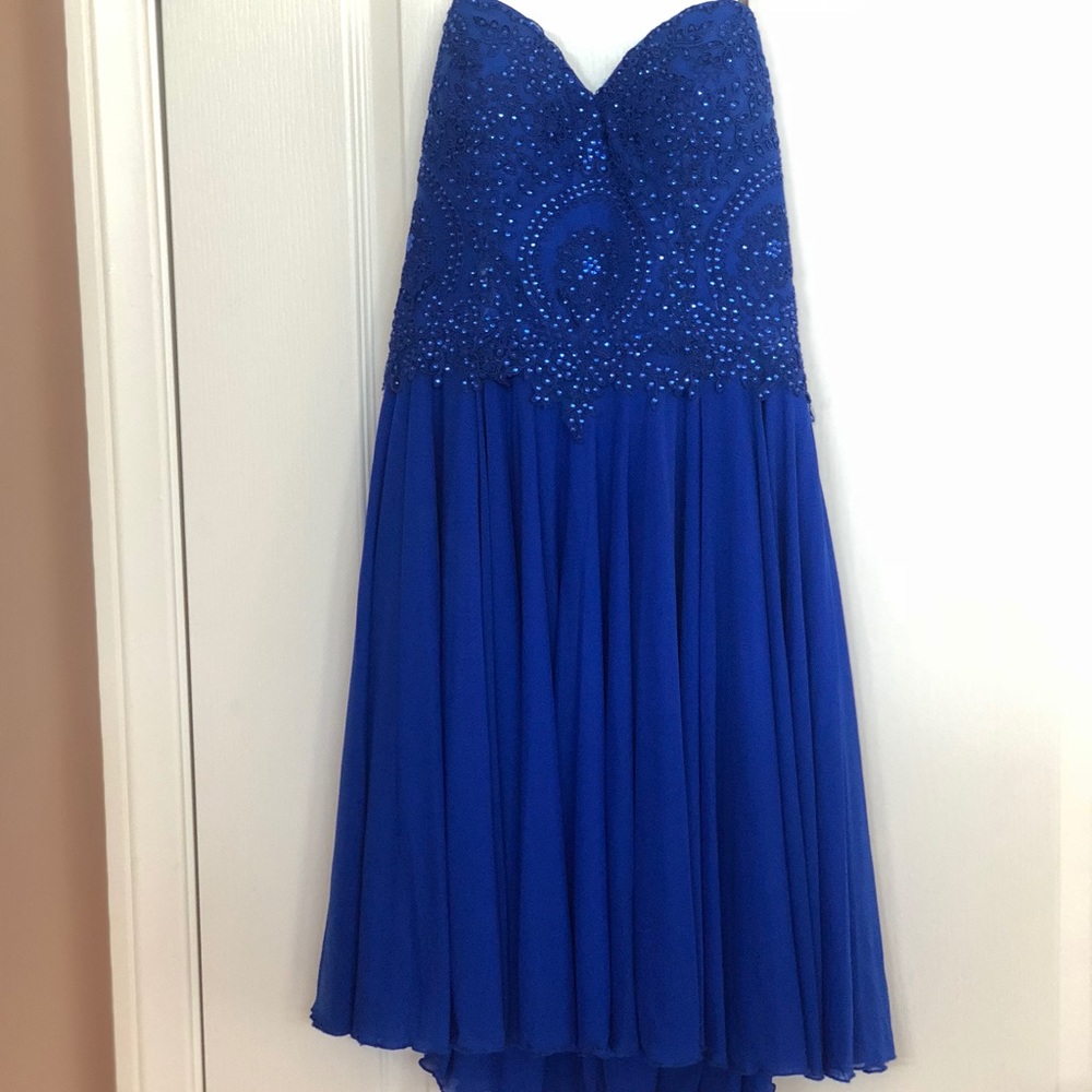 Camille La Vie formal strapless dress